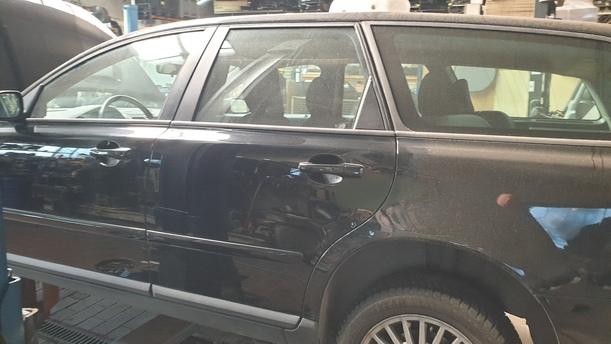 Foto: TÜR HINTEN LINKS eines Volvo V50 2.0D DPF CLX