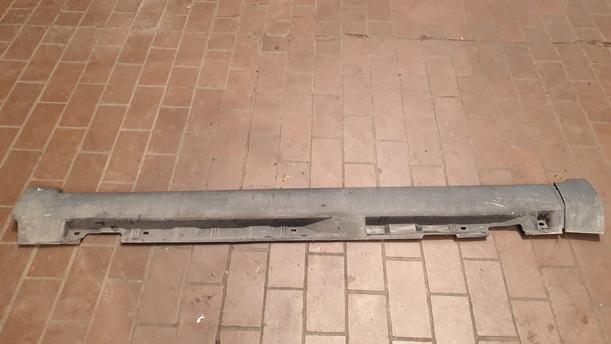 Foto: SCHWELLERBLENDE LINKS eines Volvo V50 2.0D DPF CLX