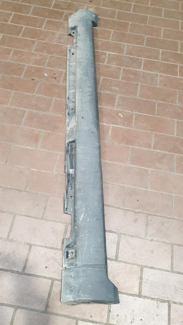Foto: SCHWELLERBLENDE LINKS eines Volvo V50 2.0D DPF CLX