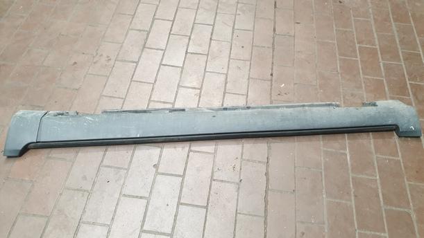 Foto: SCHWELLERBLENDE LINKS eines Volvo V50 2.0D DPF CLX