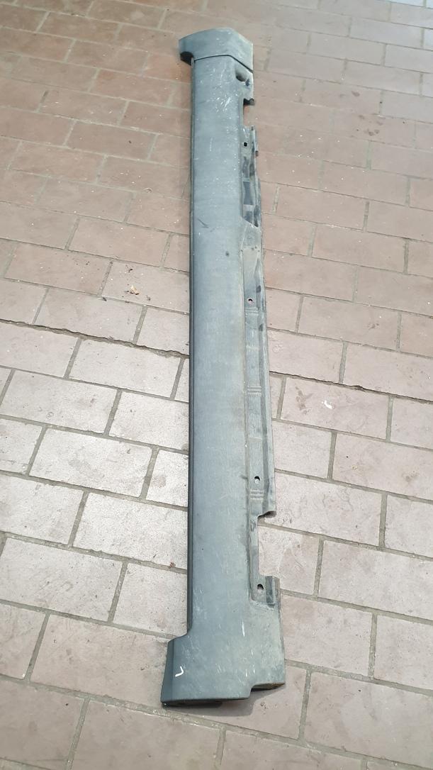 Foto: SCHWELLERBLENDE LINKS eines Volvo V50 2.0D DPF CLX