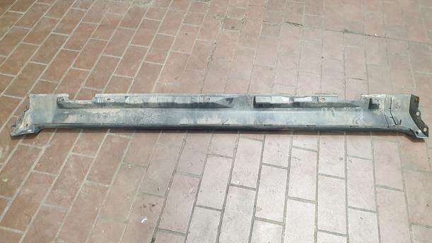 Foto: SCHWELLERBLENDE LINKS eines Volvo V50 2.0D DPF CLX