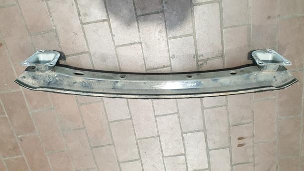 Foto: VERSTÄRKUNG HINTEN eines Volvo V50 2.0D DPF CLX