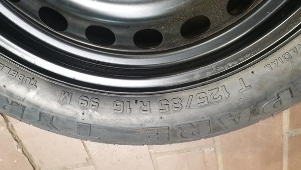 Foto: NOTLAUFRAD eines Volvo V50 2.0D DPF CLX
