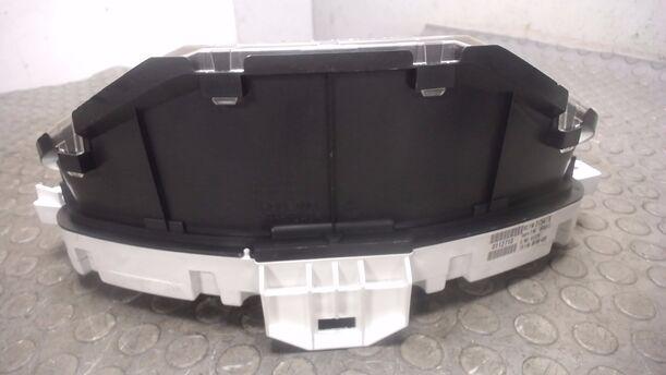 Foto: TACHOEINHEIT eines Volvo V50 2.0D DPF CLX (LX)