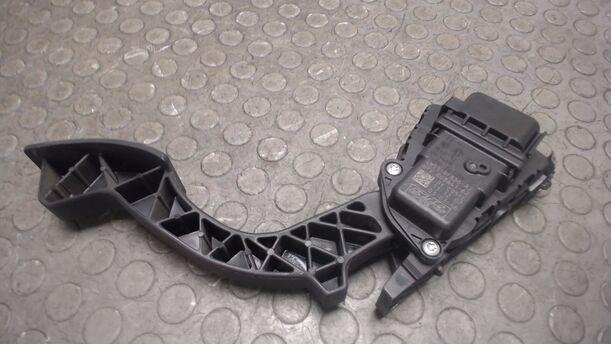 Foto: GASPEDAL eines Volvo V50 2.0D DPF CLX (LX)
