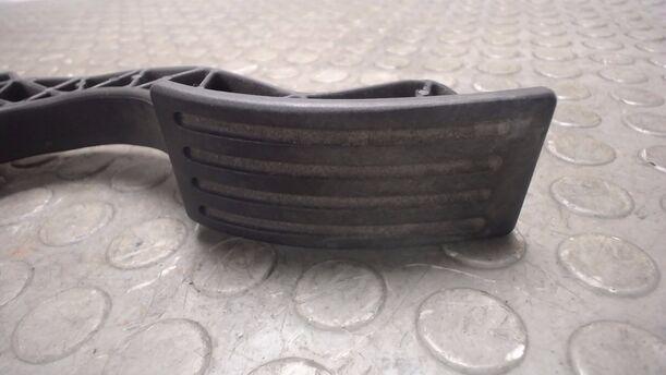 Foto: GASPEDAL eines Volvo V50 2.0D DPF CLX (LX)
