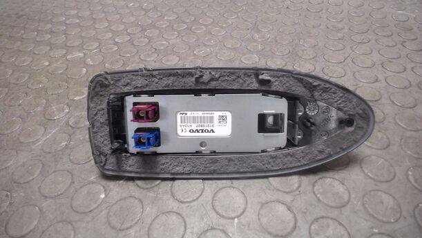 Foto: DACHANTENNE eines Volvo V50 2.0D DPF CLX (LX)