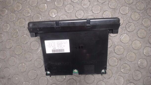 Foto: DISPLAY / MULTIFUNKTIONSANZEIGE eines Volvo V50 2.0D DPF CLX (LX)
