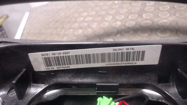Foto: MULTIFUNKTIONSLEDERLENKRAD ( OHNE AIRBAG ) eines Volvo V50 2.0D DPF CLX (LX)