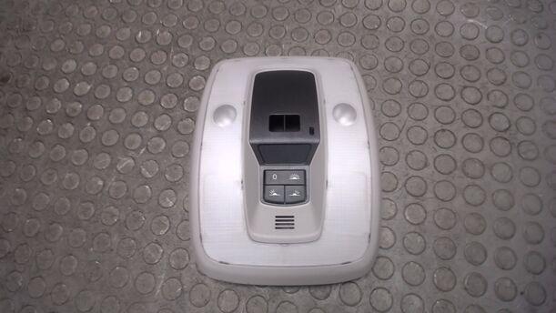 Foto: INNENBELEUCHTUNG VORNE eines Volvo V50 2.0D DPF CLX (LX)