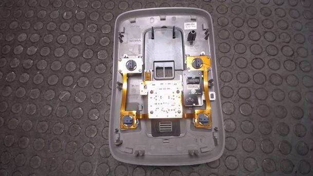 Foto: INNENBELEUCHTUNG VORNE eines Volvo V50 2.0D DPF CLX (LX)