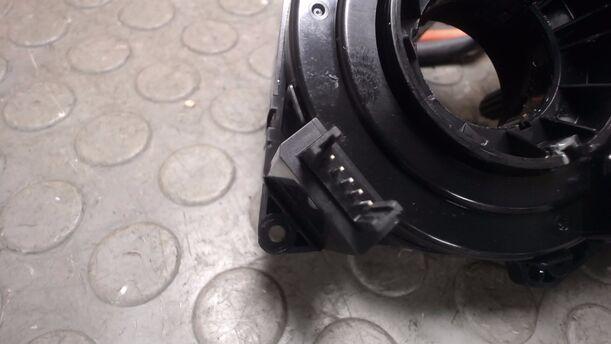 Foto: WICKELFEDER / SCHLEIFRING eines Volvo V50 2.0D DPF CLX (LX)