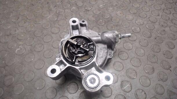 Foto: VAKUUMPUMPE ( BOSCH ) eines Volvo V50 2.0D DPF CLX (LX)