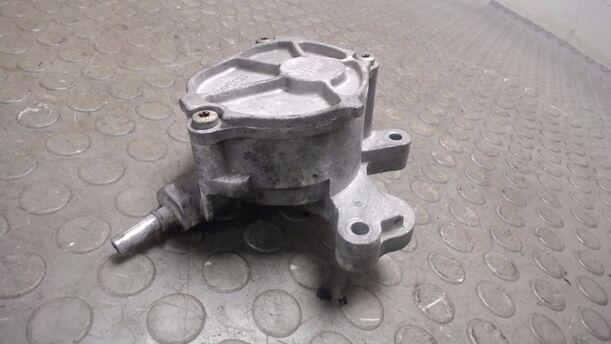 Foto: VAKUUMPUMPE ( BOSCH ) eines Volvo V50 2.0D DPF CLX (LX)