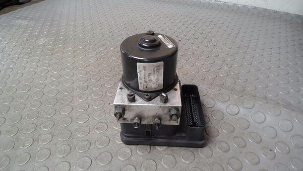 Foto: HAUPTBREMSAGGREGAT ABS eines Honda Accord 2.2i-CTDi CLX (LX)