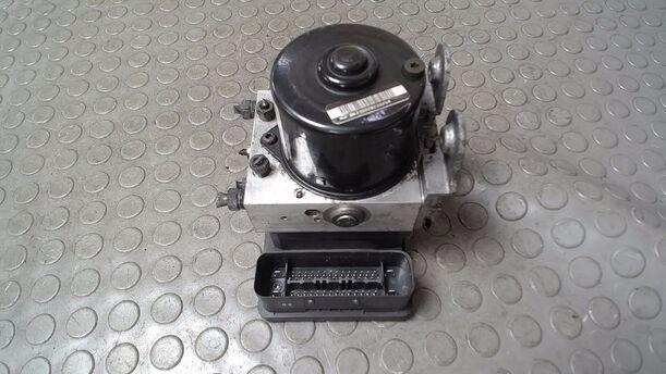 Foto: HAUPTBREMSAGGREGAT ABS eines Honda Accord 2.2i-CTDi CLX (LX)