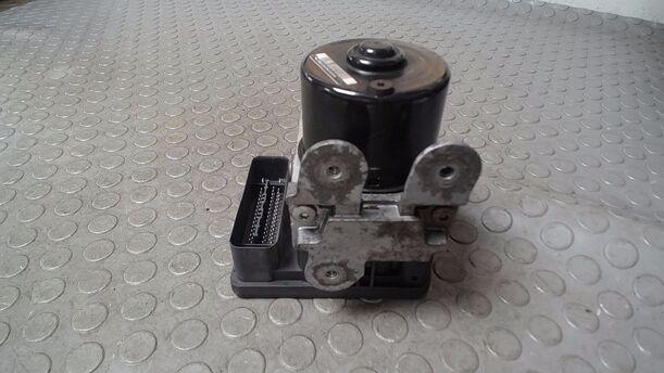 Foto: HAUPTBREMSAGGREGAT ABS eines Honda Accord 2.2i-CTDi CLX (LX)