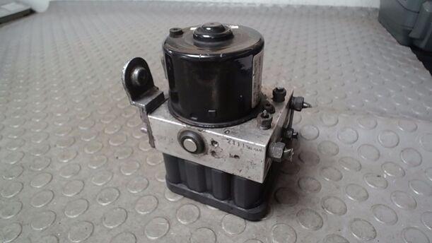 Foto: HAUPTBREMSAGGREGAT ABS eines Honda Accord 2.2i-CTDi CLX (LX)