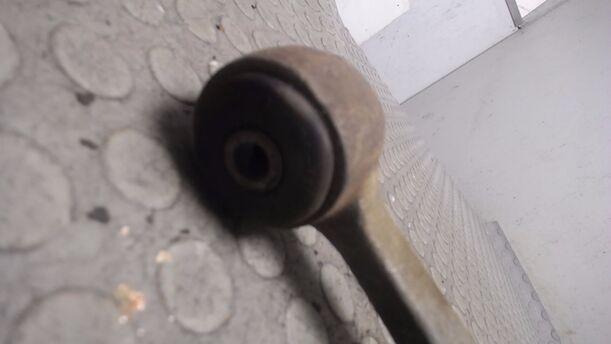 Foto: QUERLENKER UNTEN LINKS eines Ford Sierra Turnier CLX