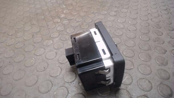 Foto: LICHTSCHALTER eines Volvo V50 2.0D DPF