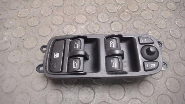 Foto: FENSTERHEBERSCHALTER VORNE LINKS eines Volvo V50 2.0D DPF