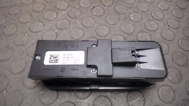 Foto: FENSTERHEBERSCHALTER VORNE LINKS eines Volvo V50 2.0D DPF