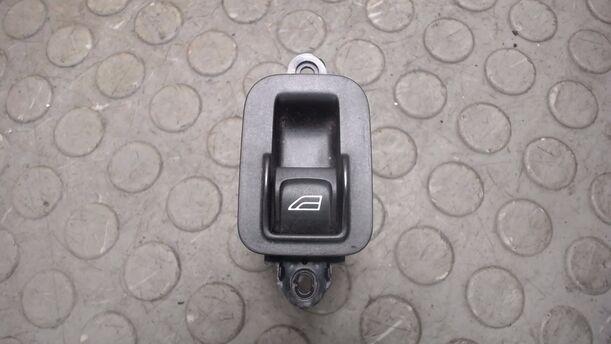 Foto: FENSTERHEBERSCHALTER HINTEN LINKS eines Volvo V50 2.0D DPF L