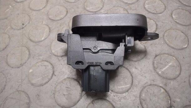 Foto: FENSTERHEBERSCHALTER HINTEN LINKS eines Volvo V50 2.0D DPF L