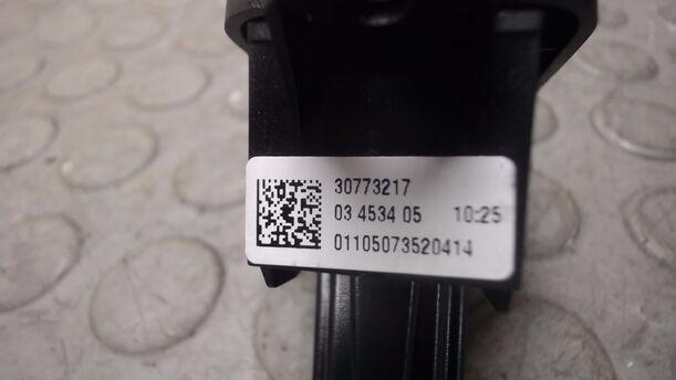 Foto: FENSTERHEBERSCHALTER HINTEN LINKS eines Volvo V50 2.0D DPF L