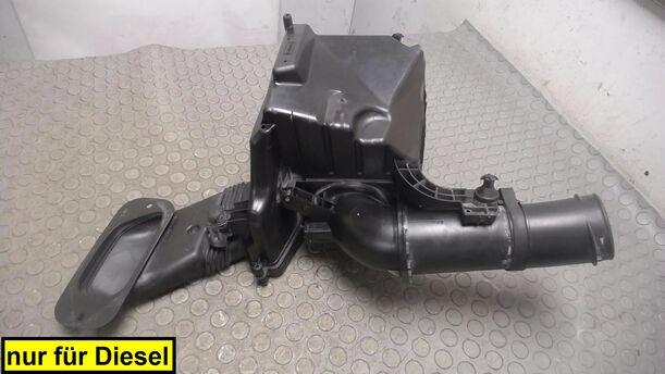 Foto: LUFTFILTERKASTEN eines Volvo V50 2.0D DPF CLX
