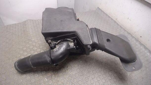 Foto: LUFTFILTERKASTEN eines Volvo V50 2.0D DPF CLX