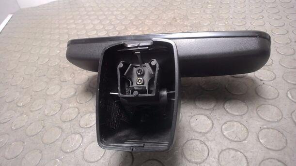 Foto: INNENSPIEGEL eines Volvo V50 2.0D DPF CLX