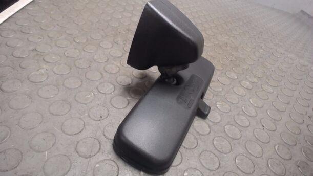 Foto: INNENSPIEGEL eines Volvo V50 2.0D DPF CLX