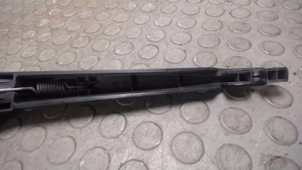 Foto: SCHEIBENWISCHERARM HINTEN eines Volvo V50 2.0D DPF CLX