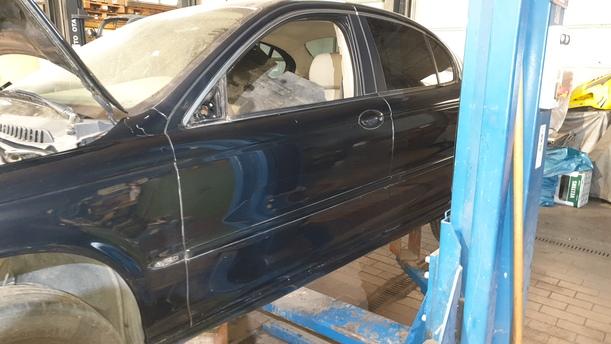 Foto: TÜR VORNE LINKS eines Jaguar X-Type 2.0 Diesel Trendline