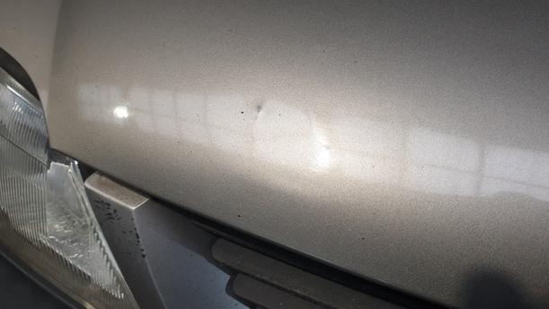 Foto: MOTORHAUBE eines Opel Vectra 1.6 Trendline