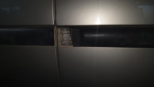 Foto: TÜR HINTEN LINKS eines Opel Vectra 1.6 Trendline