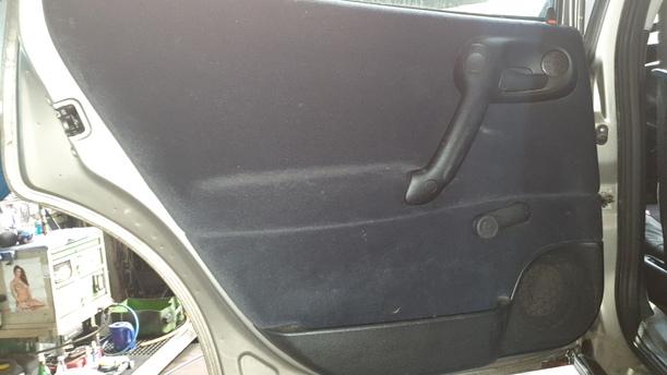Foto: TÜR HINTEN LINKS eines Opel Vectra 1.6 Trendline