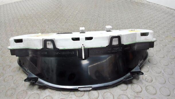 Foto: TACHOEINHEIT / KOMBIINSTRUMENT eines Jaguar X-Type 2.0 Diesel Trendline