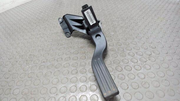 Foto: GASPEDAL ( DIESEL / SCHALTGETRIEBE ) eines Jaguar X-Type 2.0 Diesel Trendline
