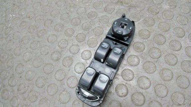 Foto: FENSTERHEBERSCHALTER eines Jaguar X-Type 2.0 Diesel Trendline