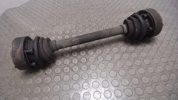 Foto: AANTRIEBSWELLe HINTEN LINKS eines Ford Sierra Turnier CLX