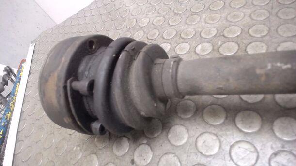 Foto: AANTRIEBSWELLe HINTEN LINKS eines Ford Sierra Turnier CLX