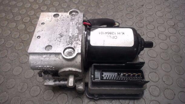 Foto: HAUPTBREMSAGGREGAT ABS eines Opel Vectra 1.6 Trendline