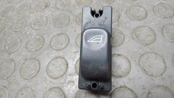 Foto: FENSTERHEBERSCHALTER eines Jaguar X-Type 2.0 Diesel Trendline