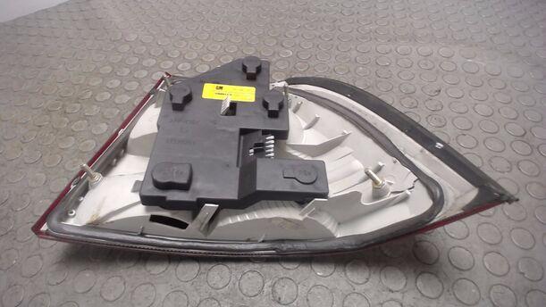 Foto: HECKLEUCHTE LINKS eines Opel Vectra 1.6 CLX