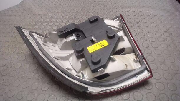 Foto: HECKLEUCHTE LINKS eines Opel Vectra 1.6 CLX