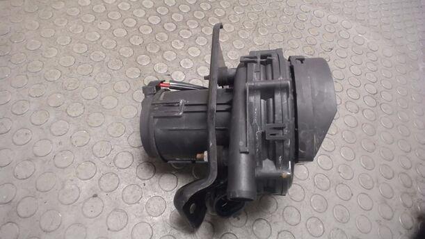 Foto: SEKUNDÄRLUFTPUMPE eines Opel Vectra 1.6 CLX