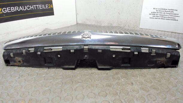 Foto: KÜHLERGRILL eines Jaguar X-Type 2.0 Diesel CLX
